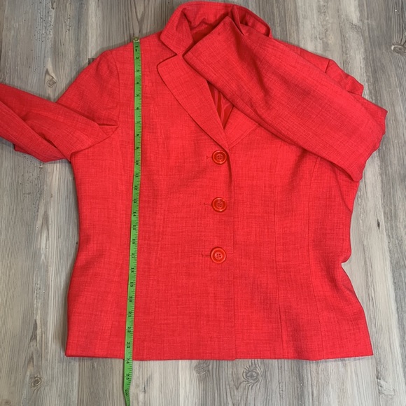 GUC Evan-Picone 2 Pc Coral Suit, 14 - Picture 12 of 16